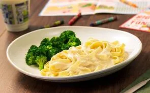 kids-alfredo-sauce-with-choice-of-pasta-v