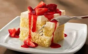 strawberry-cream-cake-v